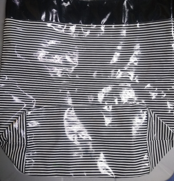 Victoria's Secret waterproof tote - Picture 4 of 5